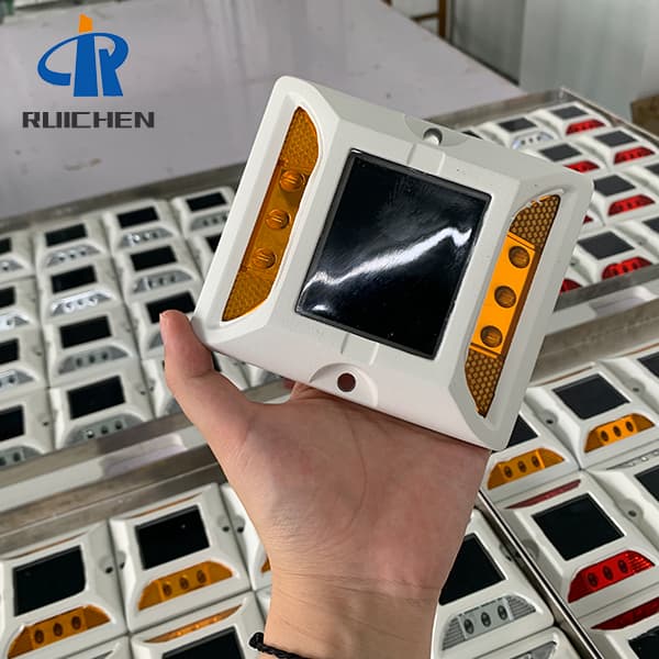 Blue Solar Powered Stud Light Rate In China